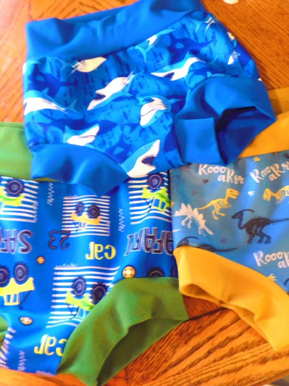 LOT of 3 SWIM DIAPERS - SZ MED - AGE 2 - 4